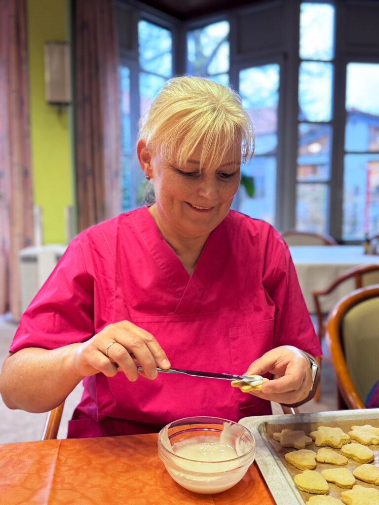 Plätzchen verzieren | DSK Seniorenzenzrum Eisenberg
