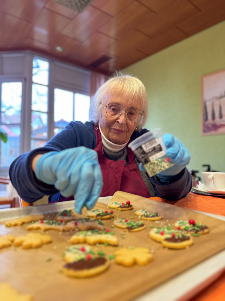 Plätzchen verzieren | DSK Seniorenzenzrum Eisenberg